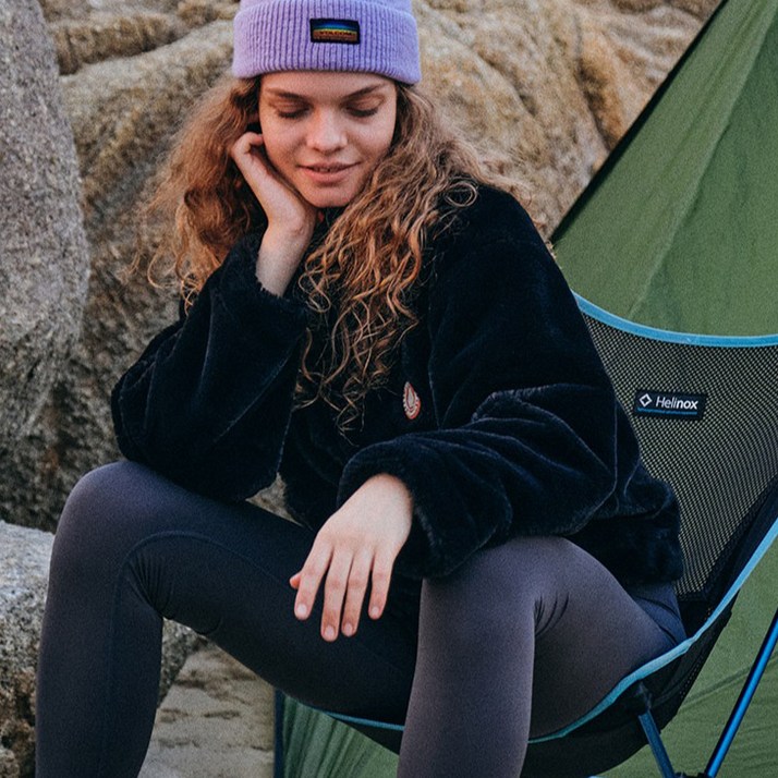 여성용 VOLCOM 크롭 에코 퍼 자켓 VA213JP502