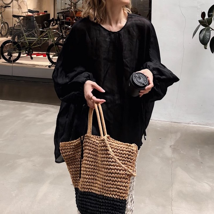 퀸앤조이 린넨의 계절 로니에 스트링 벌룬소매 블라우스