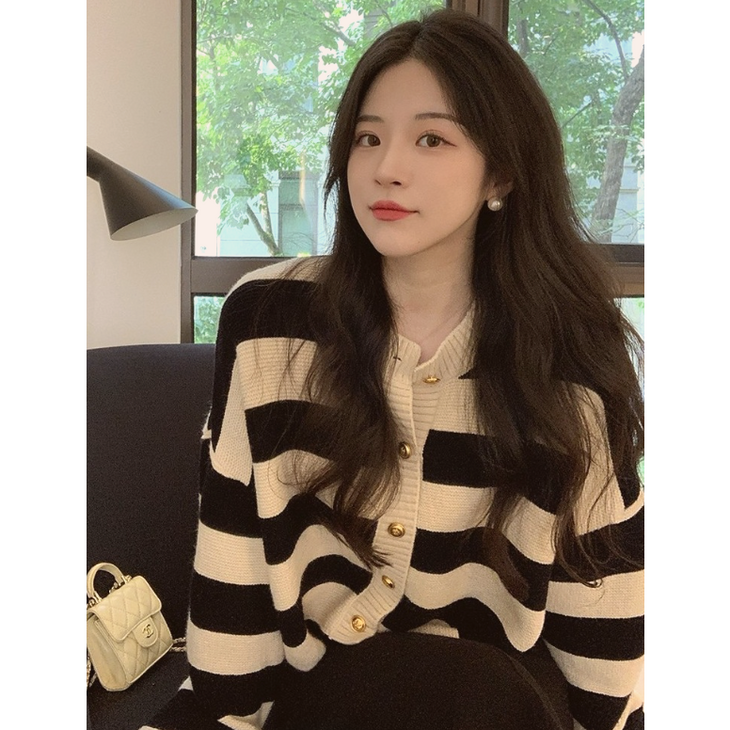 뉴이즈 스트라이프 가디건 뉴이즈 스트라이프 가디건