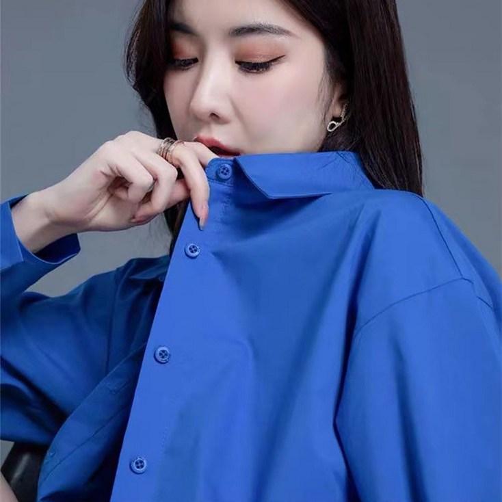 ROYALBELLE 클라인블루 셔츠 여성 신상 하이엔드 감성 여름용 썬셔츠 U0101722