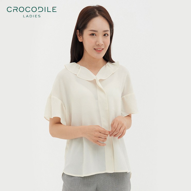 크로커다일레이디 브이넥 프릴 포인트블라우스
